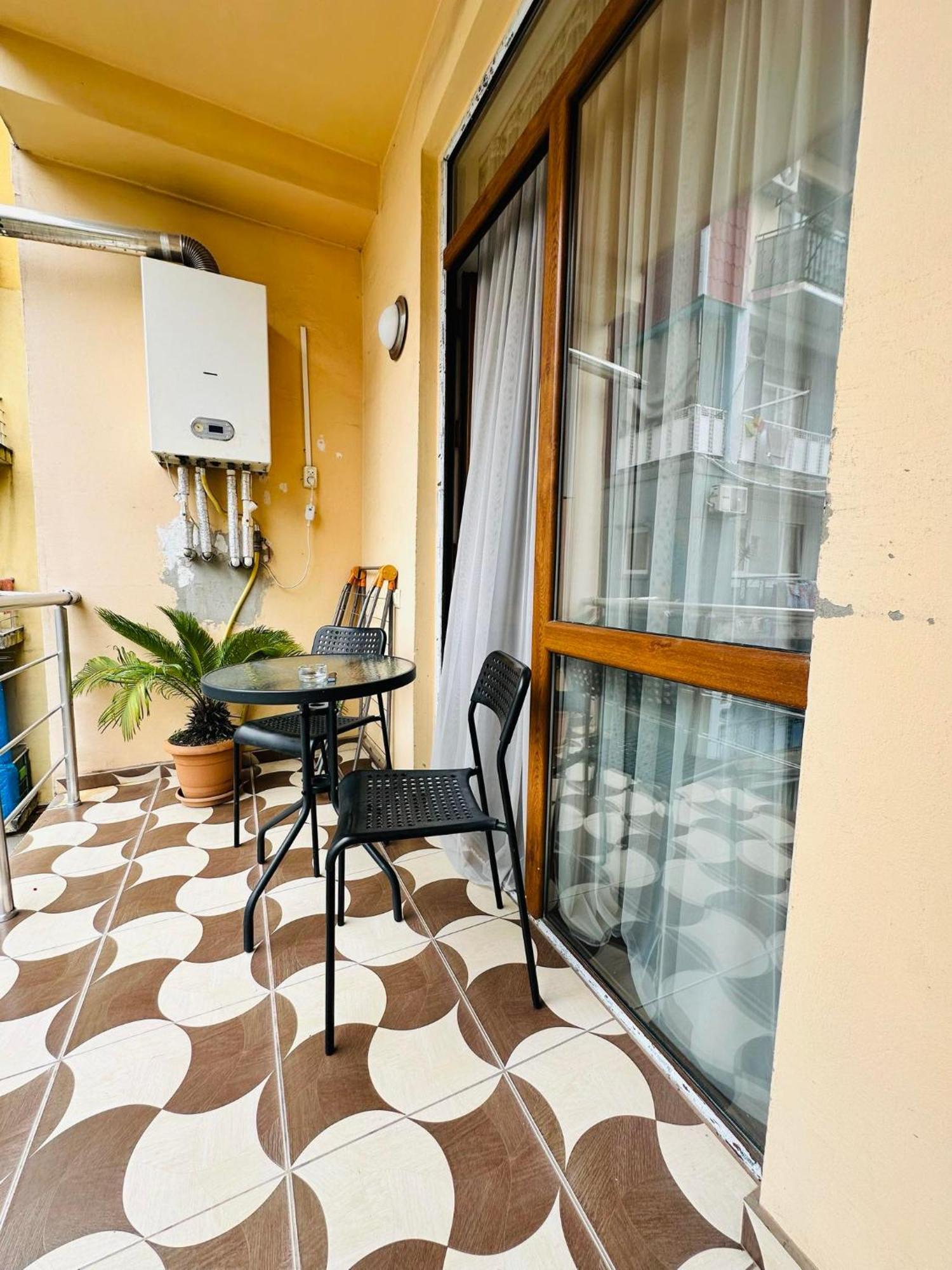 Апартаменты Apt On Gorgasali 94 Батуми Экстерьер фото